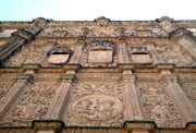 Detalle de la fachada de las Escuelas Mayores de la Universidad de Salamanca