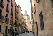 La Clerecía vista desde Libreros, Salamanca