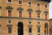 Fachada del Palacio Tanari, Bolonia