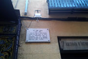 Placa conmemorativa del lugar donde se reunía la Asociación   hispanofilipina en Madrid. Fotografía cedida por Luis Leante.